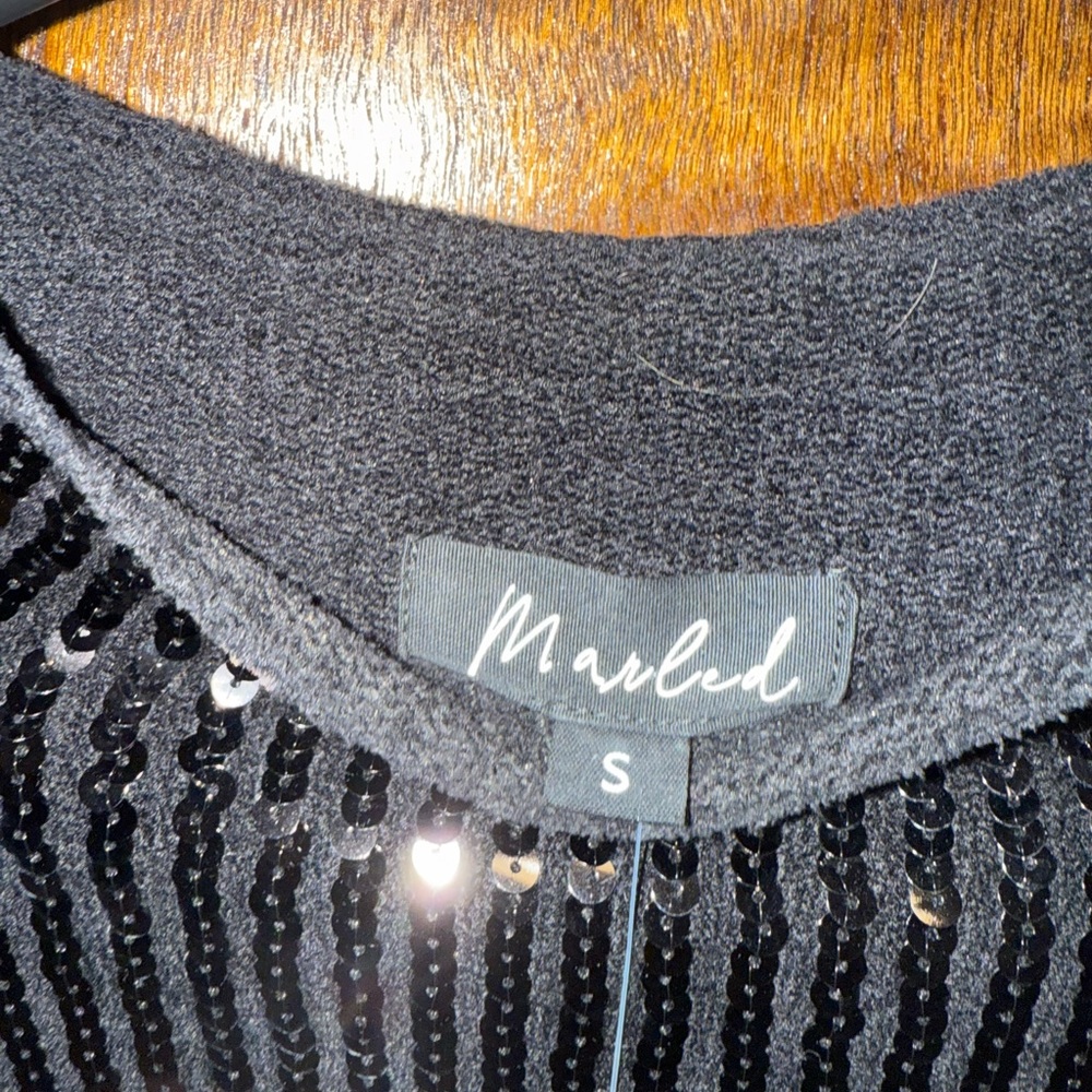 Black sequin sweater - Picture 2 of 2